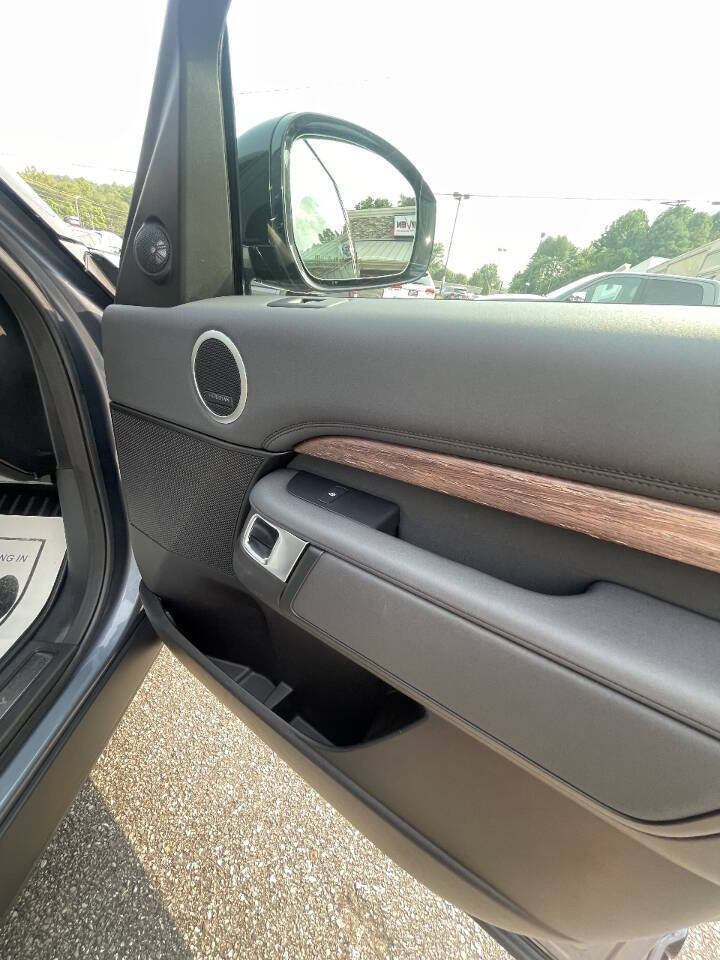 Used 2019 Land Rover Discovery HSE AWD/4WD image 17