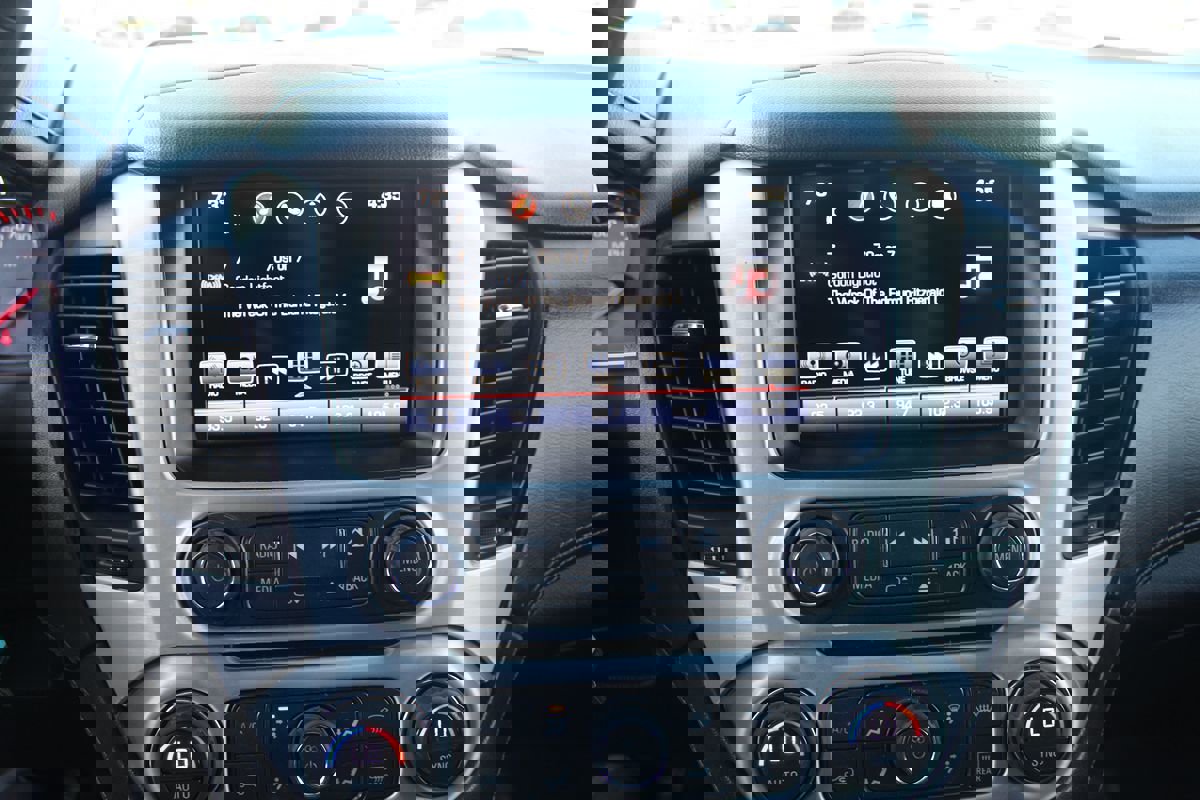 Used 2016 GMC Yukon SLE image 26