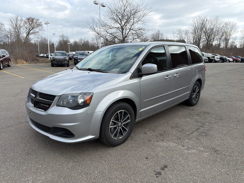 Used 2017 Dodge Grand Caravan SE image 5