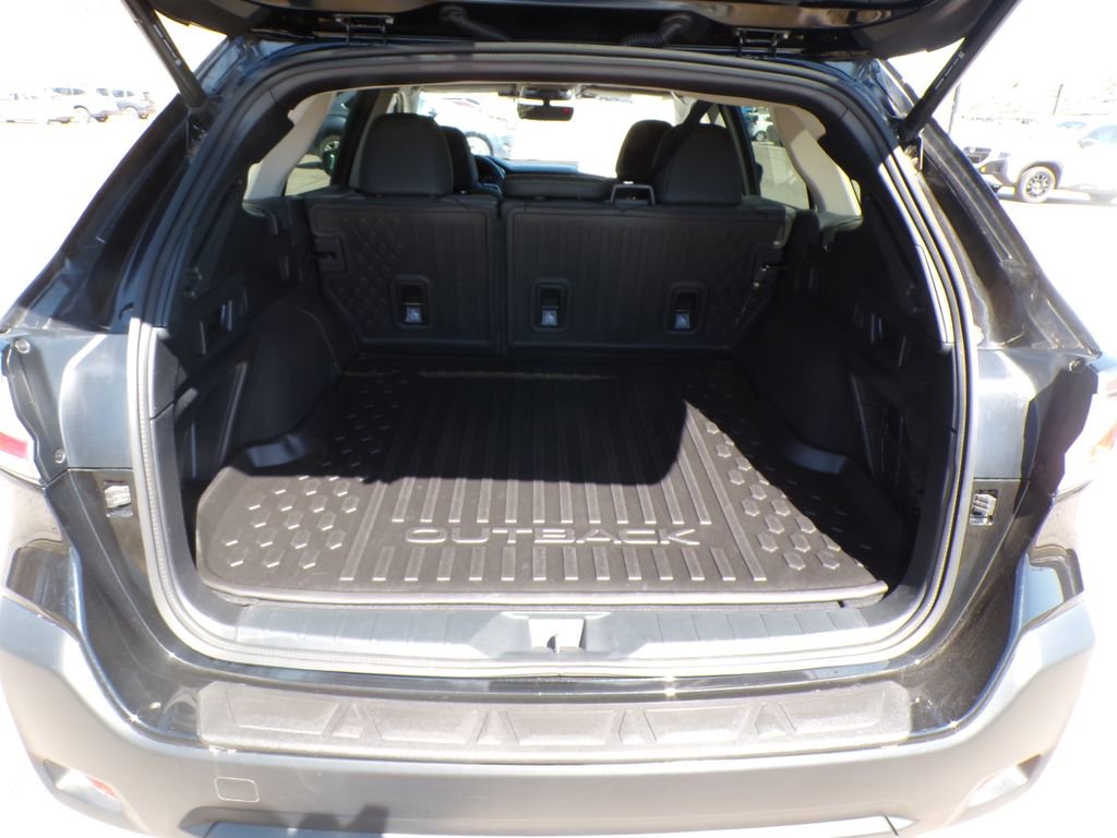 Used 2023 Subaru Outback Onyx Edition image 8