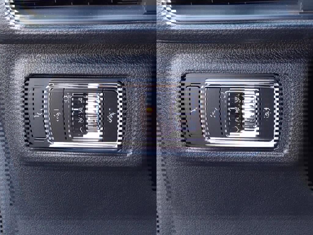 New 2023 Lincoln Corsair Reserve w/ Equipment Group 202A image 40