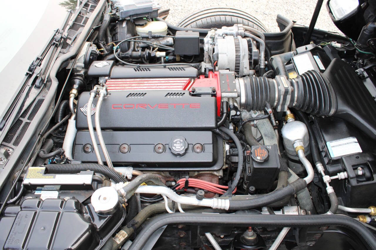 Used 1996 Chevrolet Corvette Convertible RWD image 22