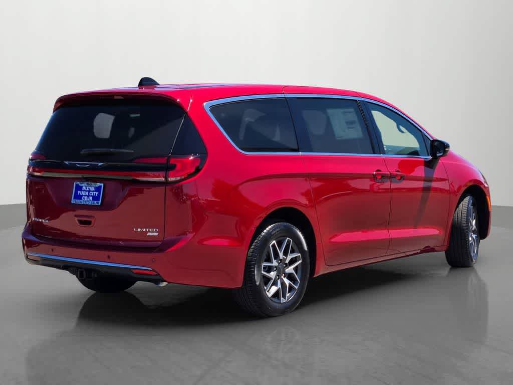 New 2027 Chrysler Pacifica Limited AWD/4WD image 6