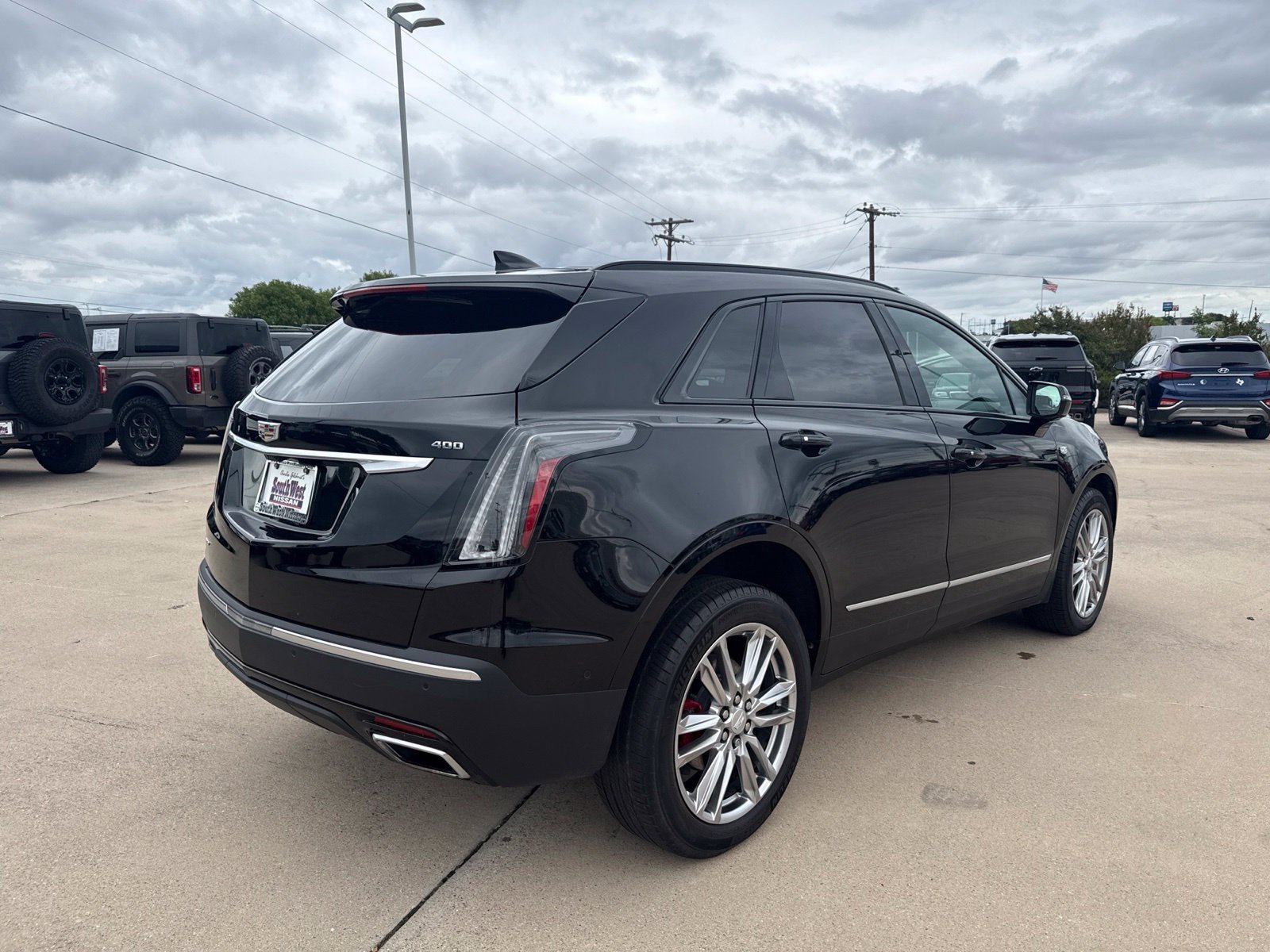Used 2023 Cadillac XT5 Sportv w/ Technology Package AWD/4WD image 5