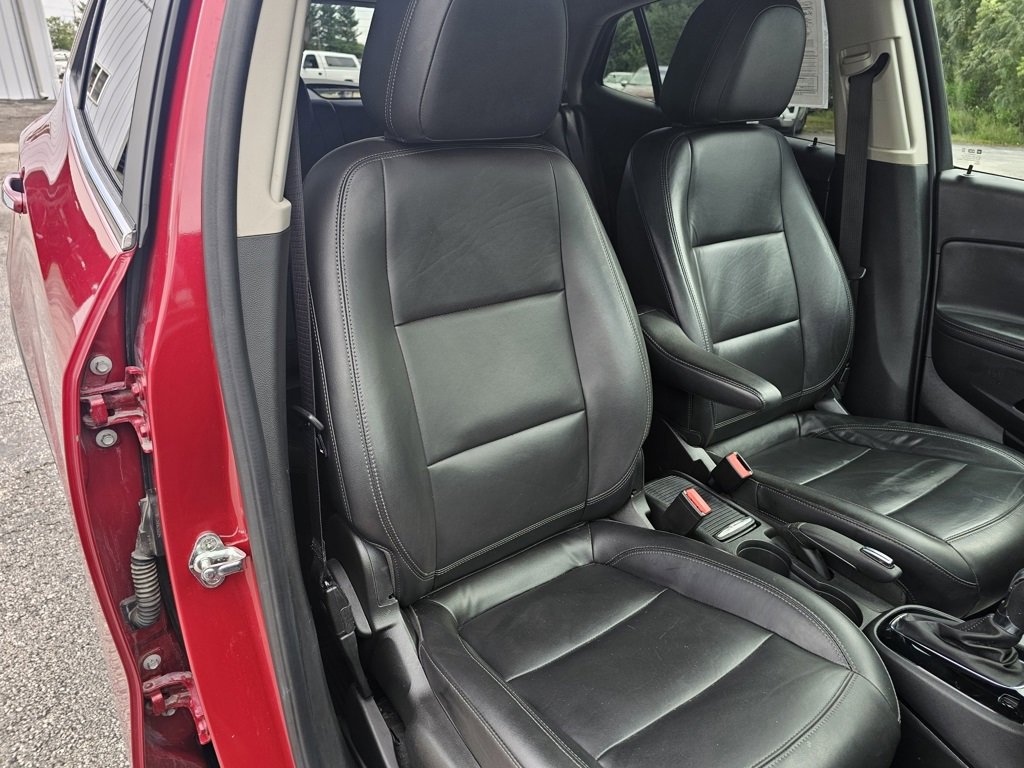 Used 2018 Buick Encore Essence w/ Experience Buick Package image 9