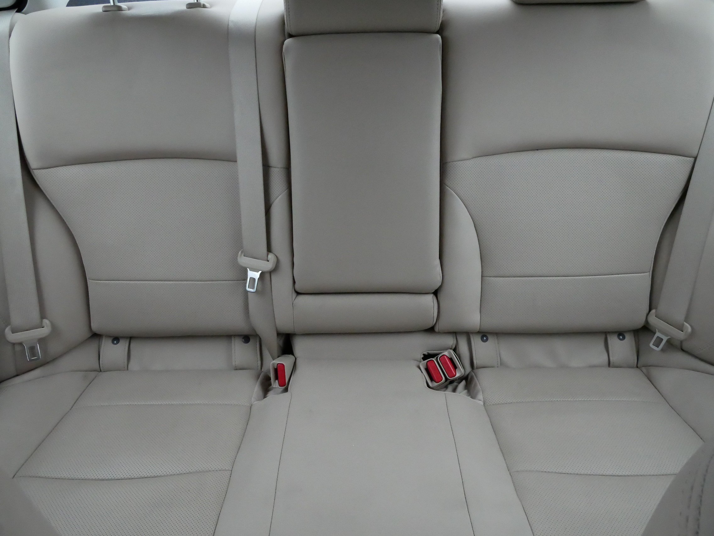 Used 2018 Subaru Legacy 3.6R Limited AWD/4WD image 13