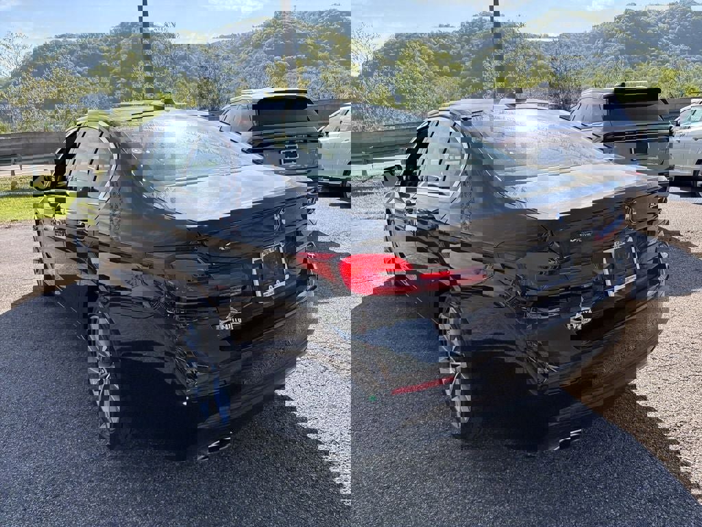 Used 2022 BMW 530i xDrive w/ Premium Package image 6