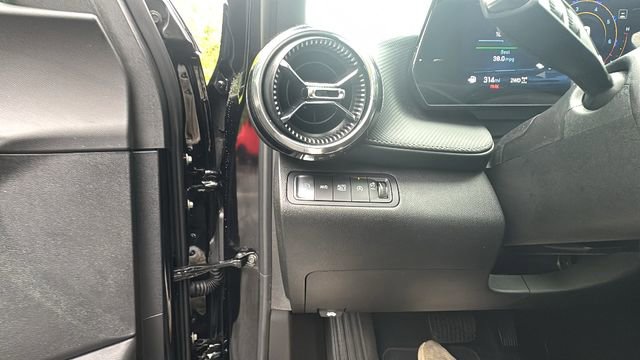 Used 2025 Chevrolet Equinox LT AWD/4WD image 15