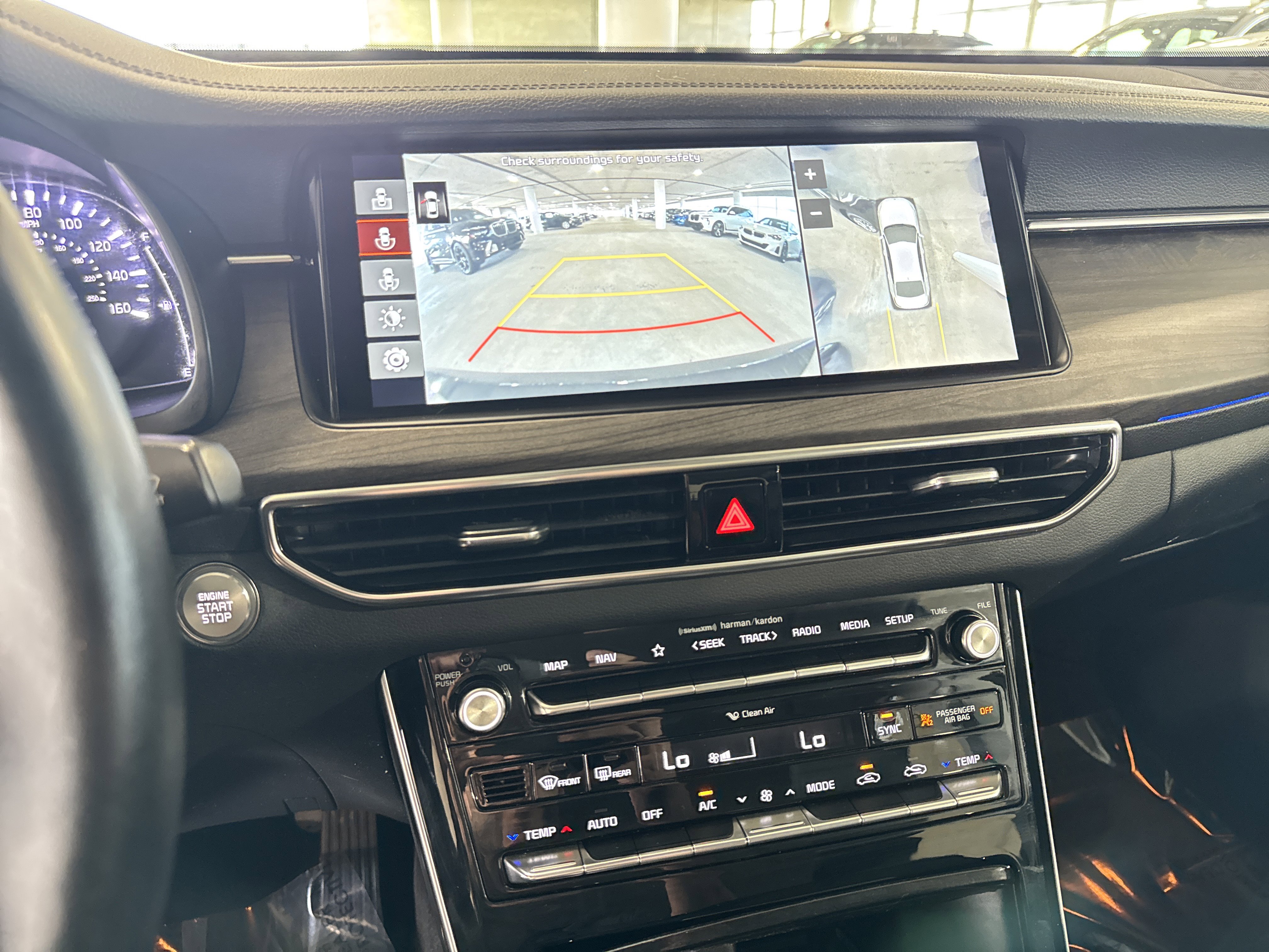 Used 2020 Kia Cadenza Limited image 26