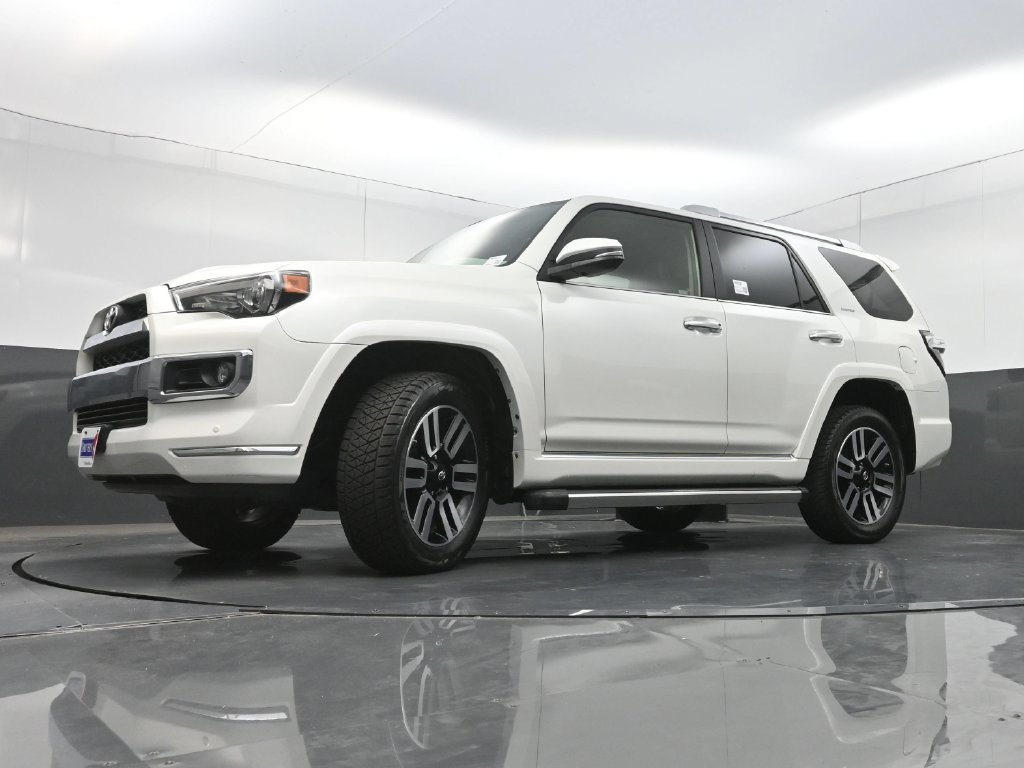 Used 2018 Toyota 4Runner Limited AWD/4WD image 27
