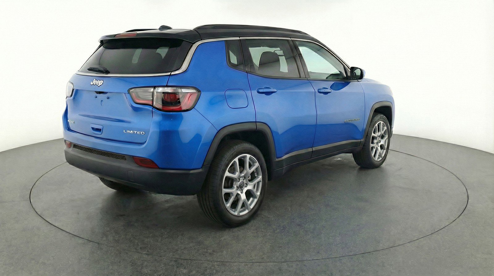 Used 2025 Jeep Compass Limited image 9