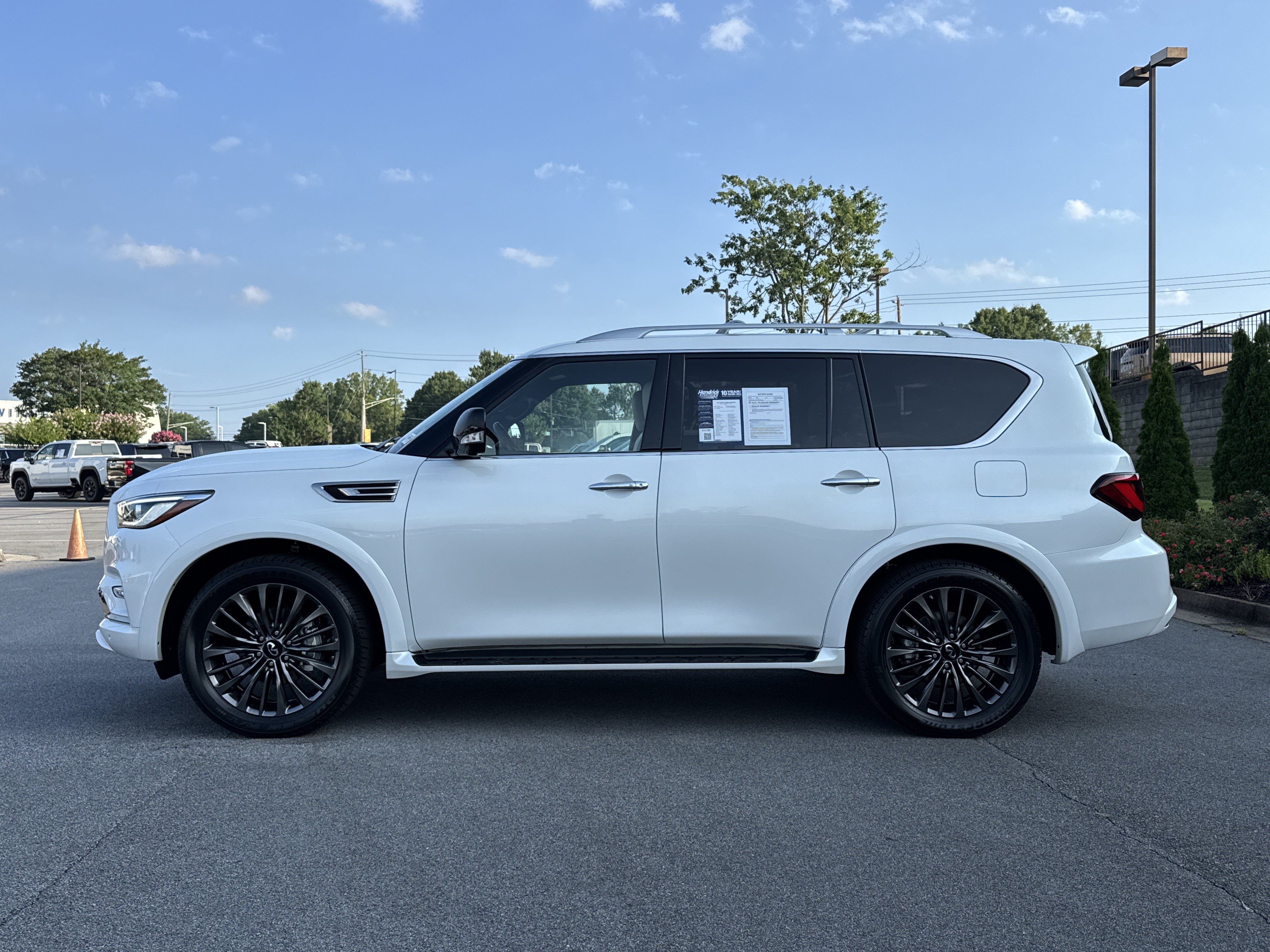 Used 2024 INFINITI QX80 Sensory AWD/4WD image 7