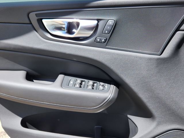 New 2025 Volvo XC60 B5 Core w/ Climate Package image 6