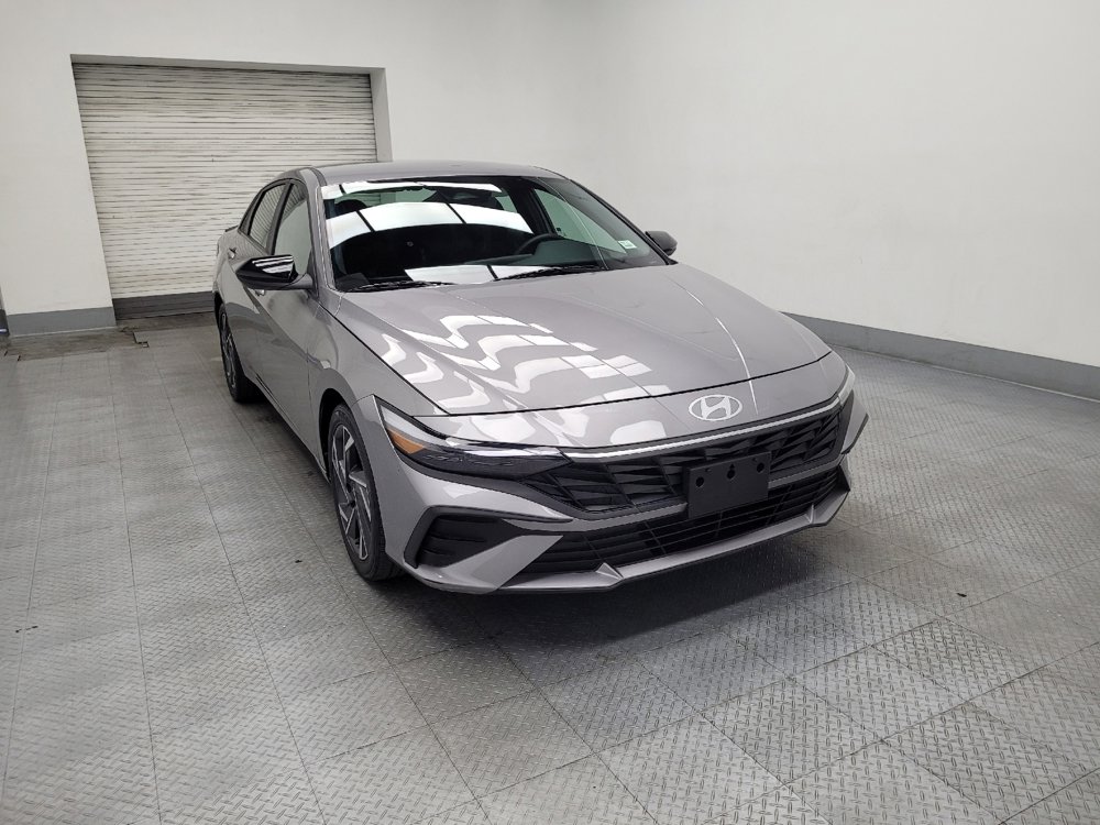 Used 2025 Hyundai Elantra Sport image 13