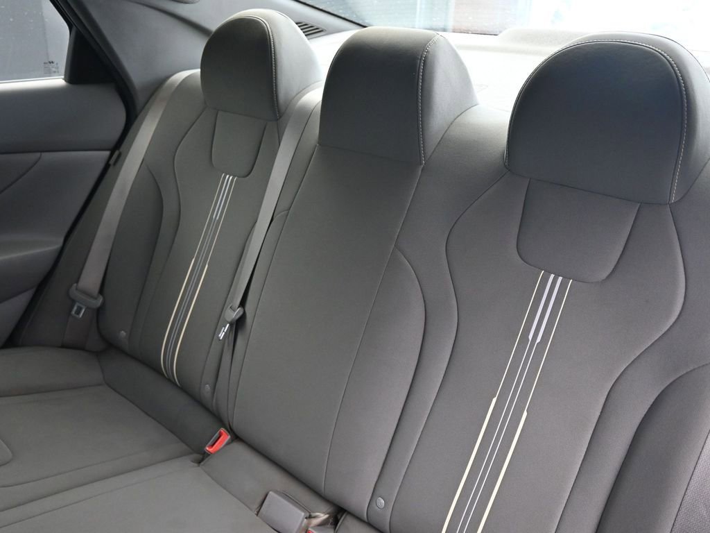 Used 2024 Hyundai Elantra SEL image 18