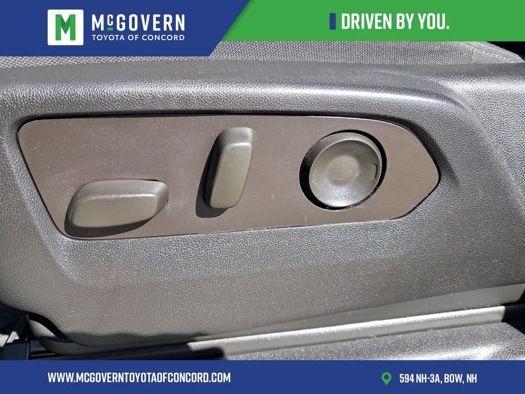 Used 2023 Chevrolet Silverado 1500 RST AWD/4WD image 15