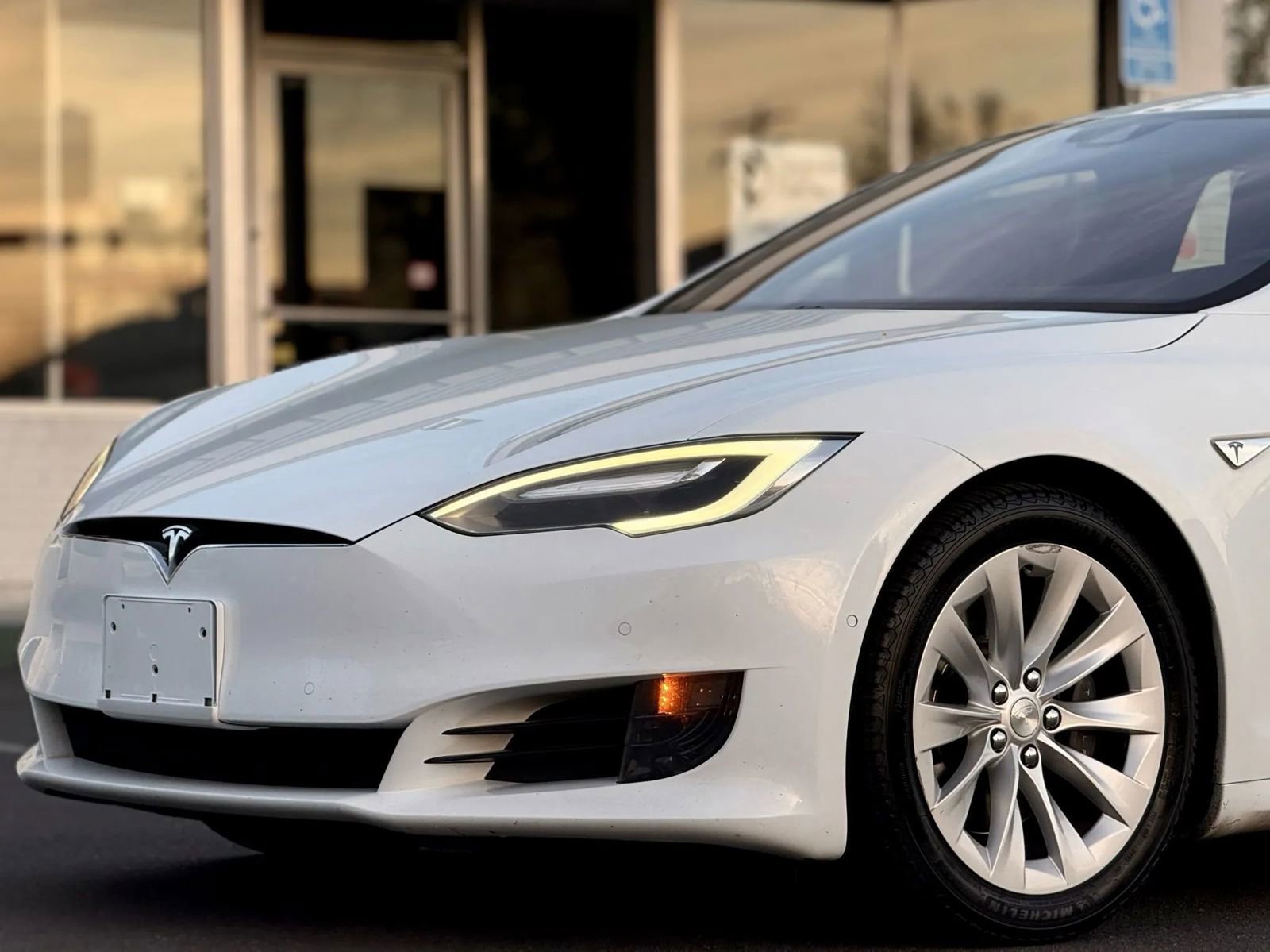 Used 2016 Tesla Model S 75D image 4