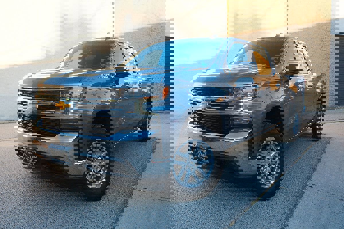 Used 2021 Chevrolet Silverado 1500 LT image 1