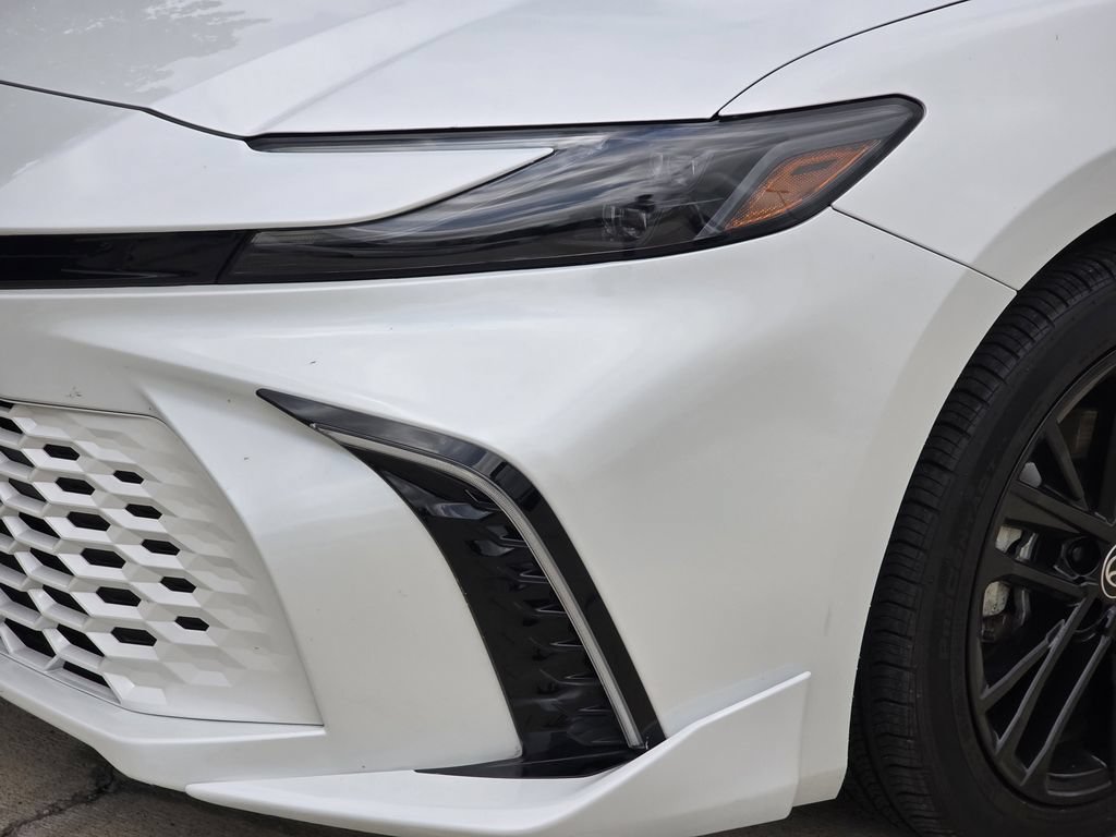 Used 2025 Toyota Camry XSE FWD image 7