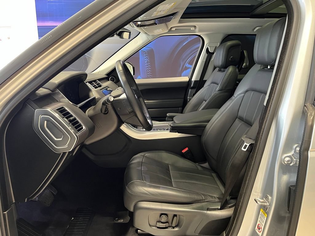 Used 2019 Land Rover Range Rover Sport HSE AWD/4WD image 2