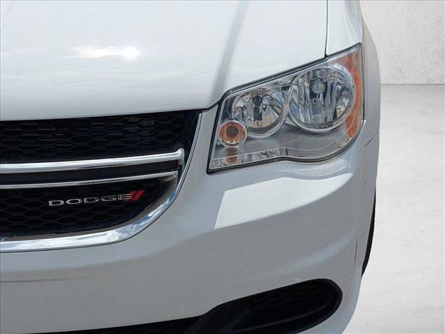 Used 2018 Dodge Grand Caravan SE w/ UConnect Hands-Free Group FWD image 9