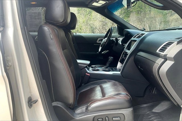 Used 2015 Ford Explorer Sport w/ Equipment Group 401A AWD/4WD image 30