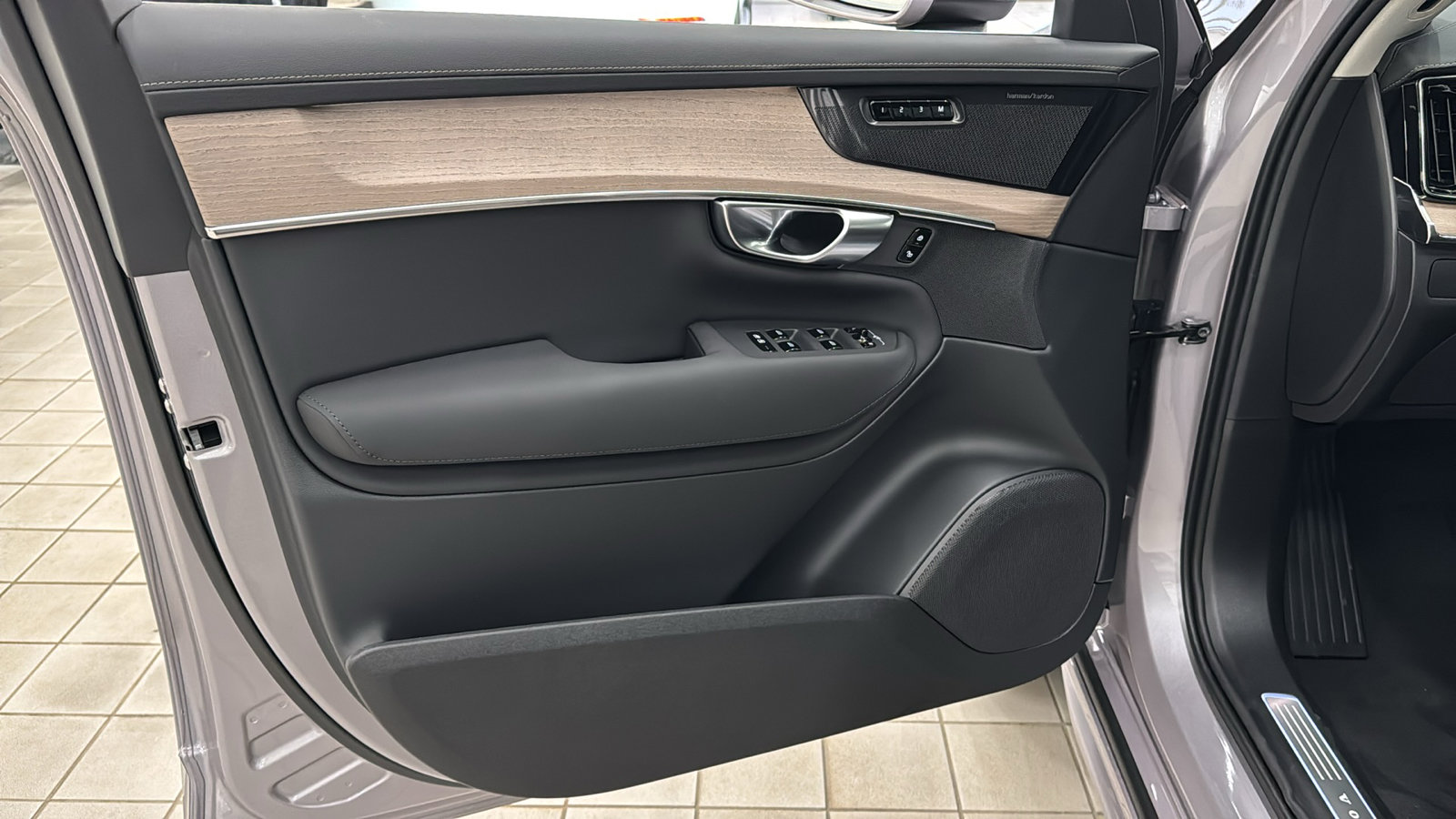 New 2026 Volvo XC90 B5 Plus w/ Protection Package AWD/4WD image 21
