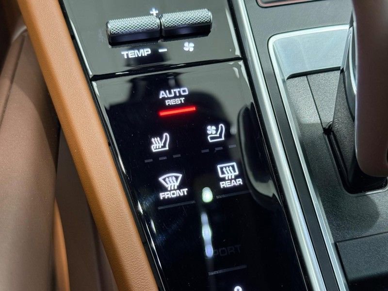 Certified 2021 Porsche Cayenne E-Hybrid AWD/4WD image 25