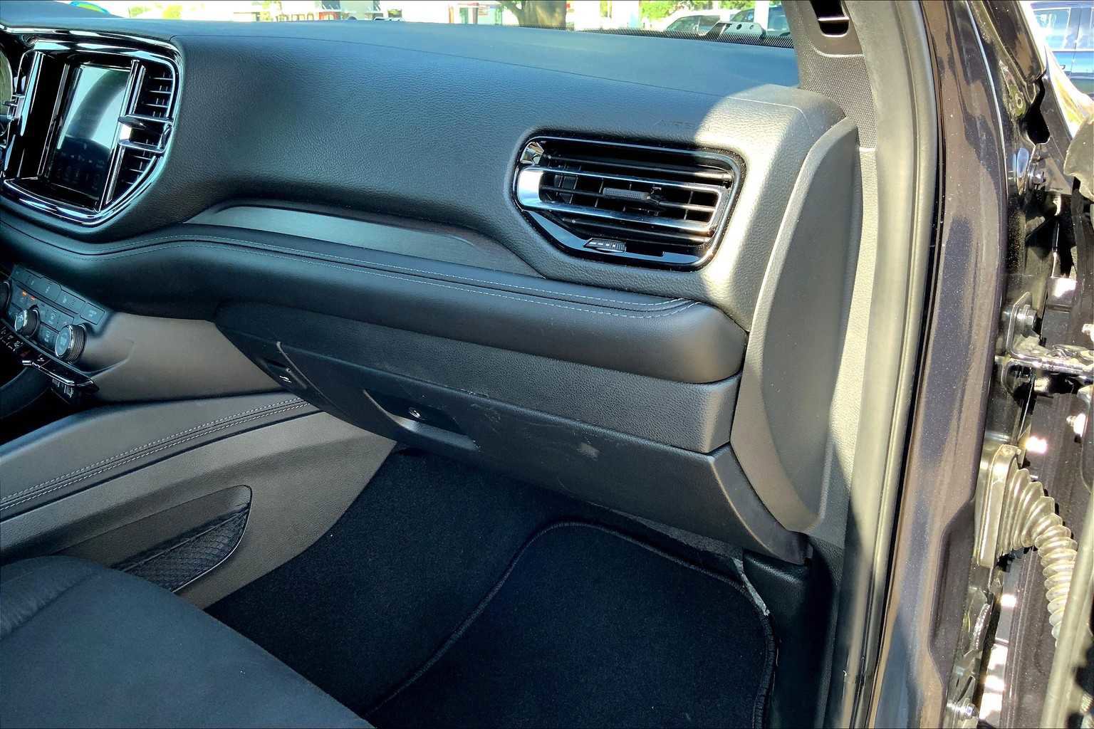 Used 2024 Dodge Durango SXT w/ 3rd Row Seating Group image 34