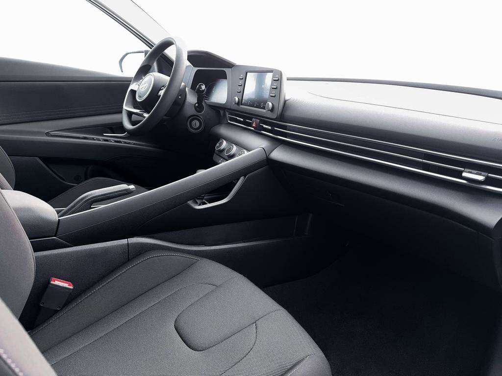 New 2026 Hyundai Elantra SE FWD image 16