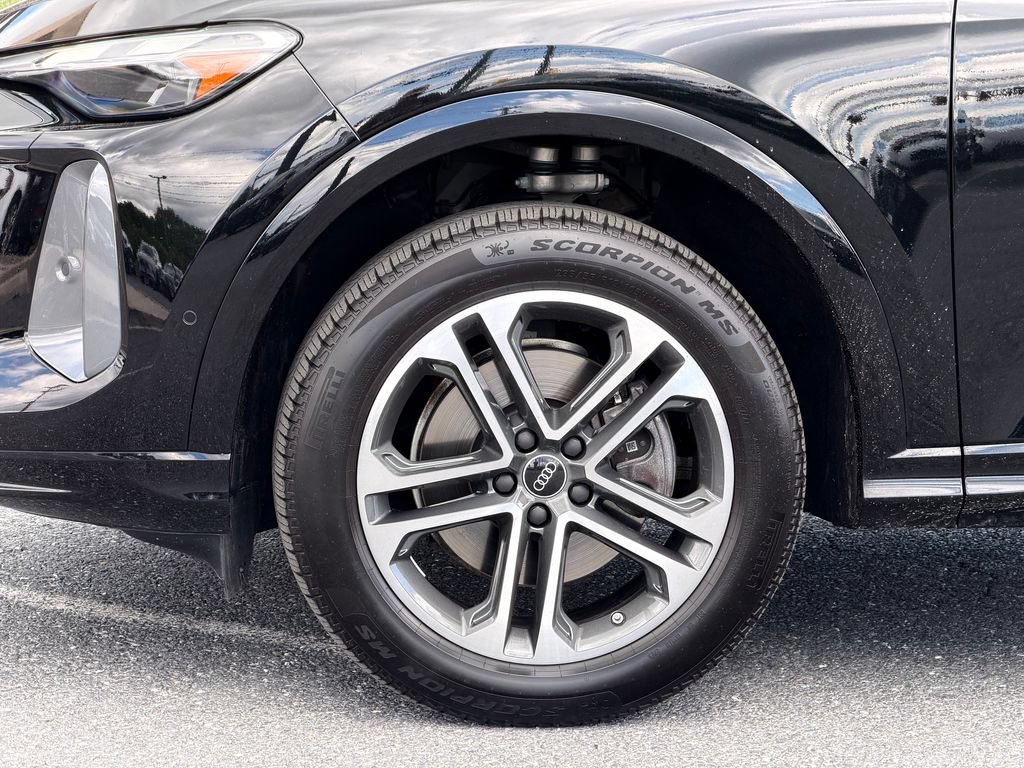 Certified 2025 Audi Q5 Premium w/ Convenience Package AWD/4WD image 7