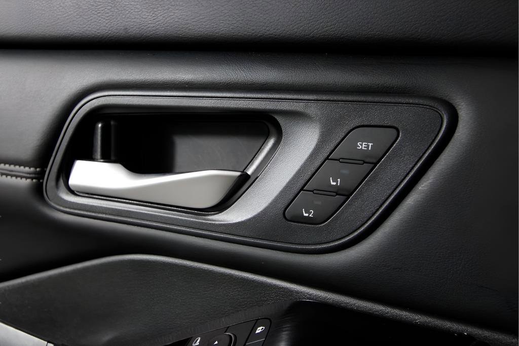 Used 2024 Nissan Rogue SL w/ SL Premium Package image 10