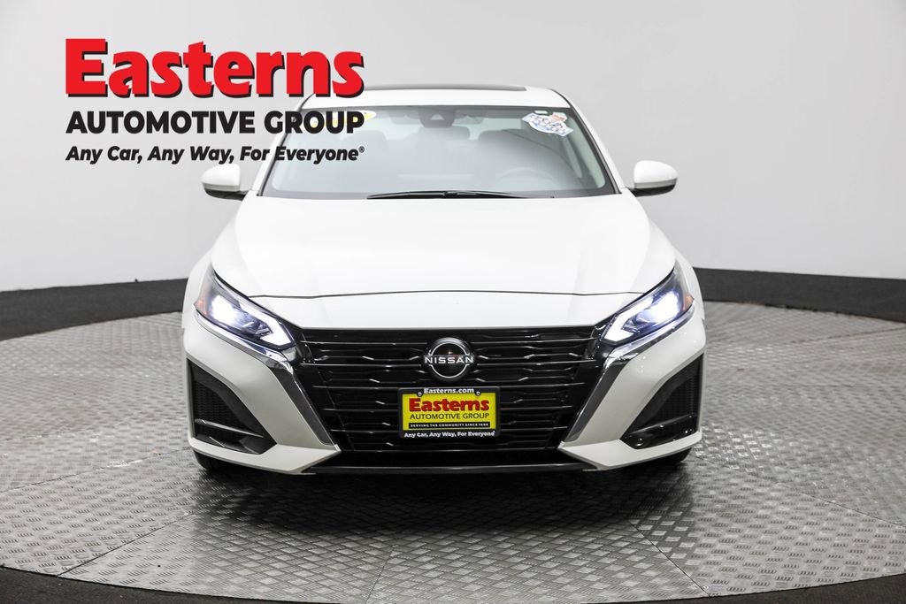 Used 2024 Nissan Altima 2.5 SV w/ SV Premium Package image 2