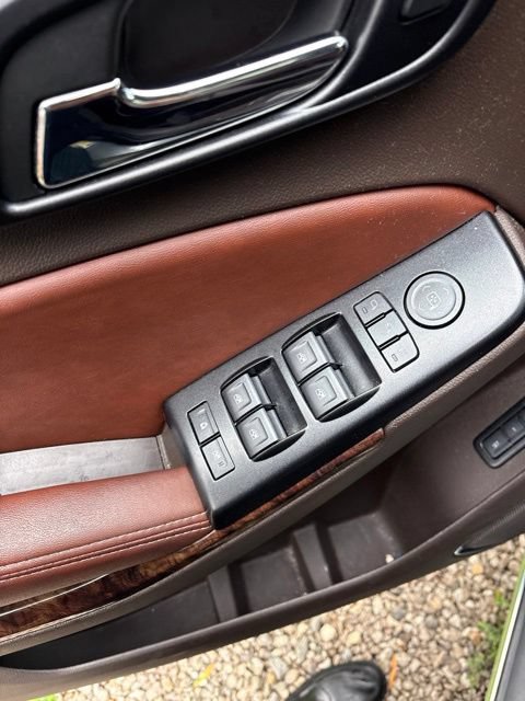 Used 2019 Chevrolet Suburban Premier AWD/4WD image 5