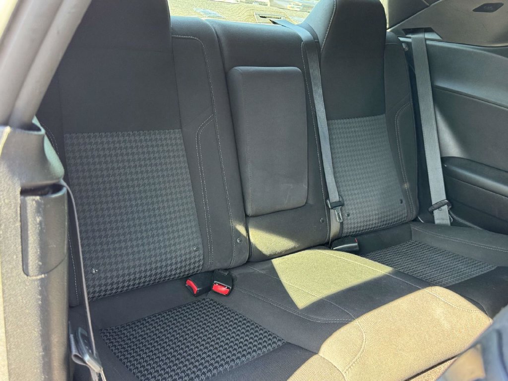 Used 2016 Dodge Challenger SXT RWD image 15