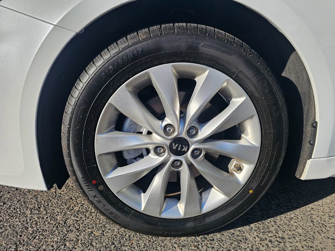 Used 2018 Kia Optima S FWD image 10