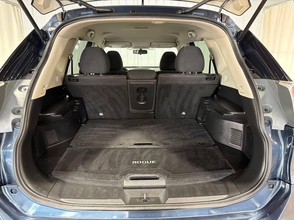 Used 2016 Nissan Rogue S w/ Appearance Package AWD/4WD image 8