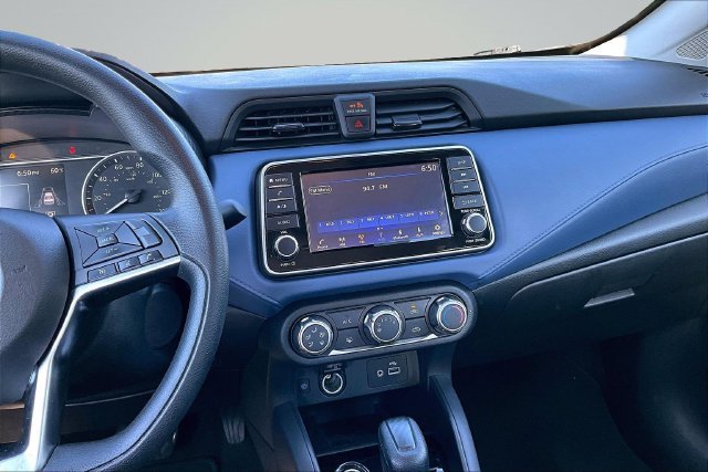 Used 2023 Nissan Versa SV FWD image 9