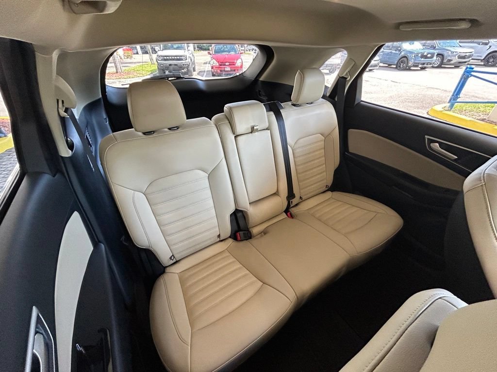 Certified 2020 Ford Edge SEL w/ Cold Weather Package FWD image 29