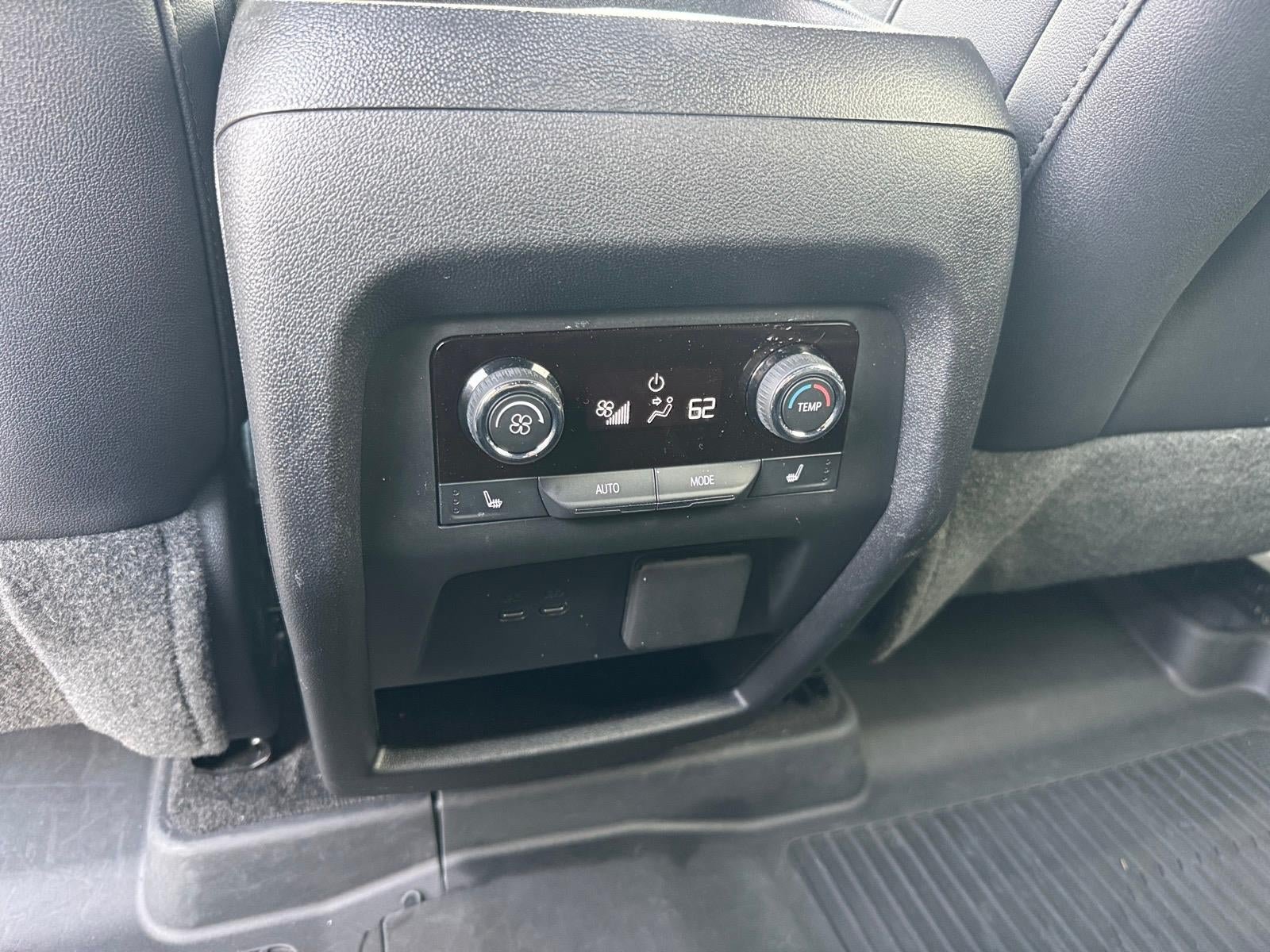 Used 2026 Chevrolet Traverse High Country w/ LPO, Floor Liner Package AWD/4WD image 9