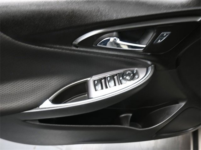 Used 2016 Chevrolet Malibu LT image 12