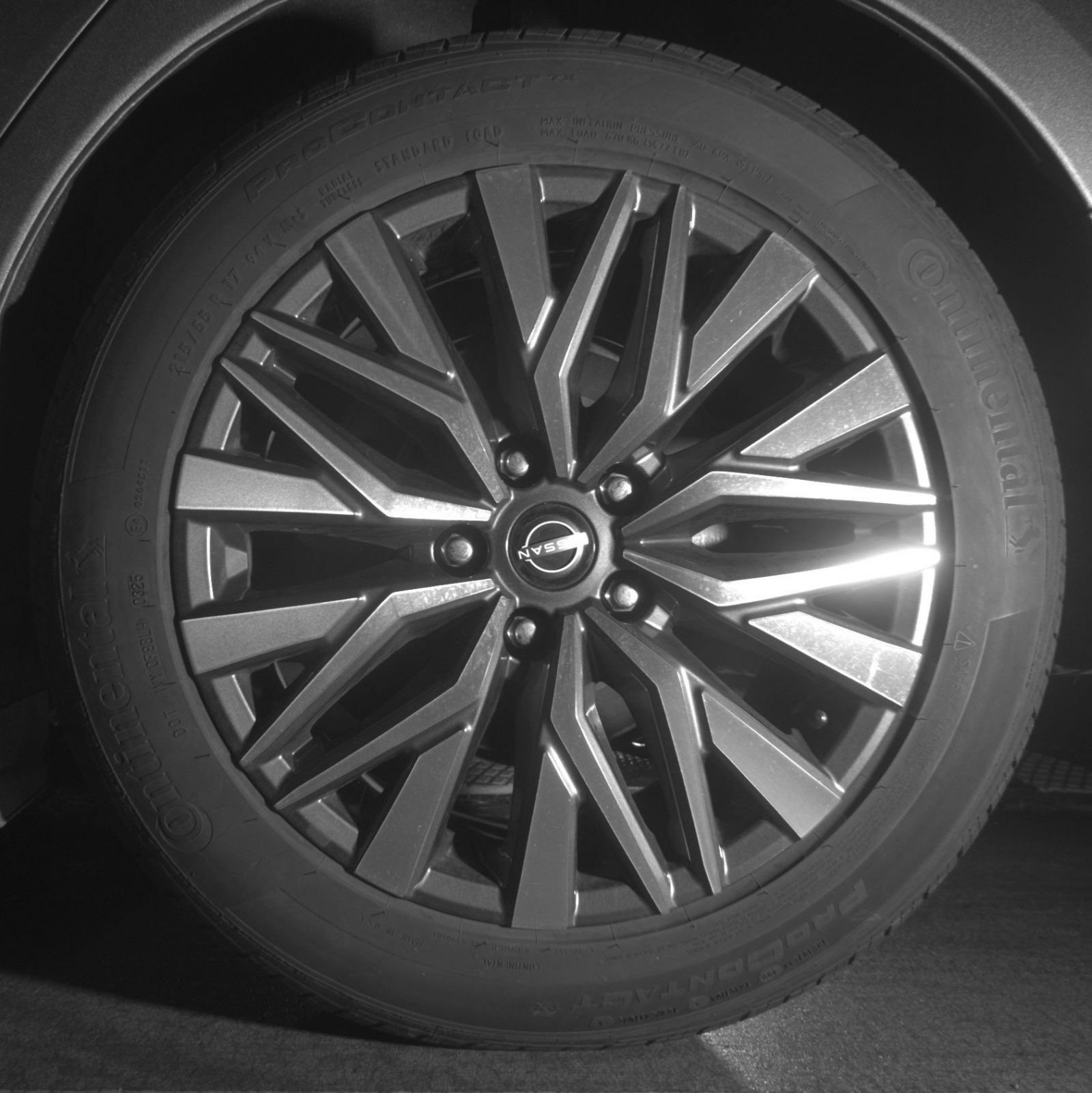 Used 2025 Nissan Altima 2.5 SV FWD image 14