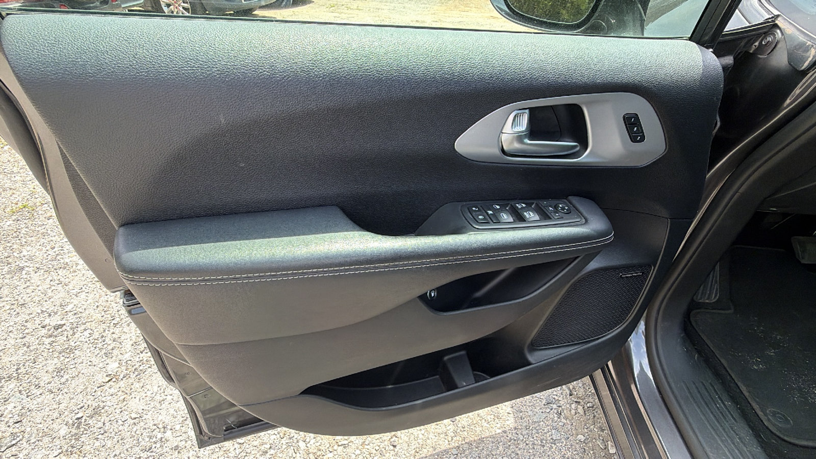 Used 2019 Chrysler Pacifica Limited w/ S Appearance Package FWD image 14