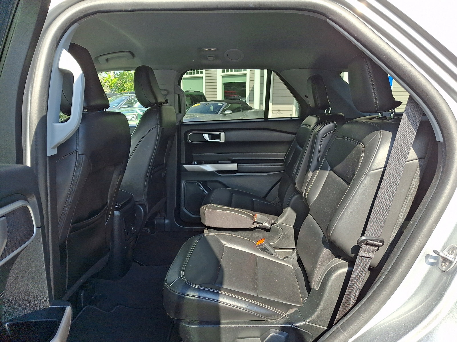 Used 2023 Ford Explorer XLT w/ Equipment Group 202A AWD/4WD image 11