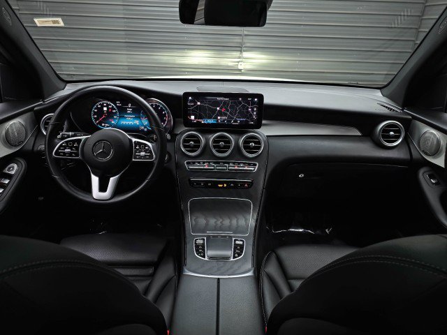 Used 2021 Mercedes-Benz GLC 300 4MATIC image 12