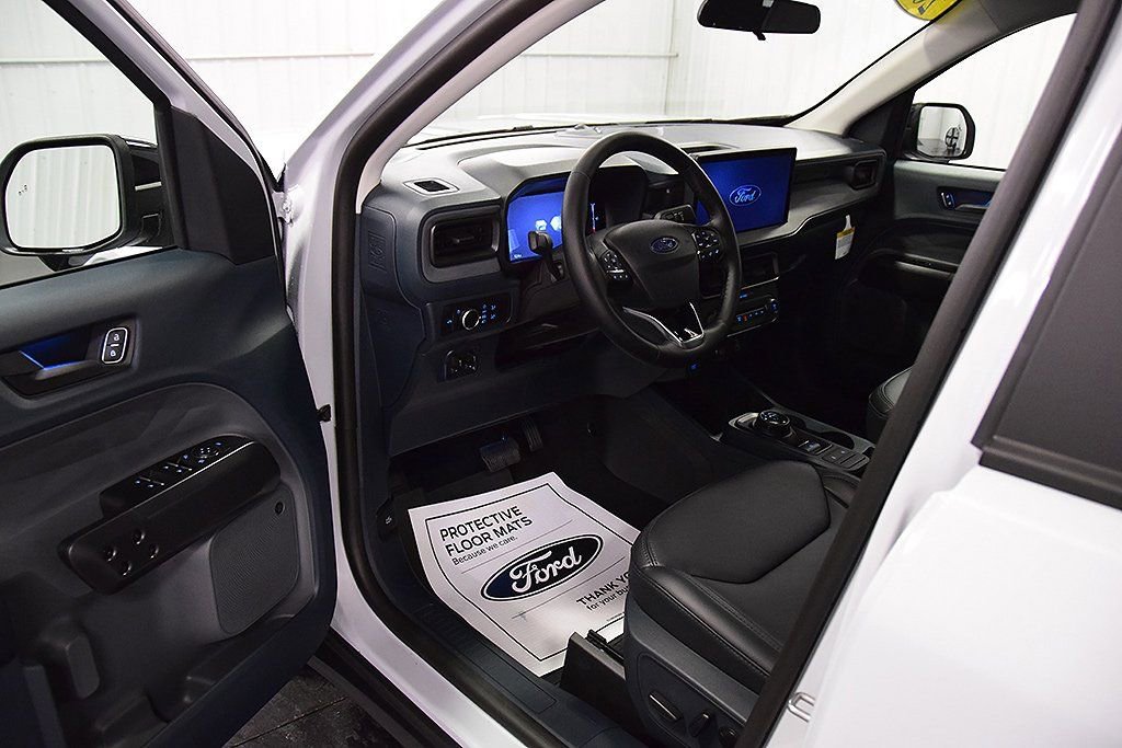 New 2025 Ford Maverick Lariat w/ Black Appearance Package image 15