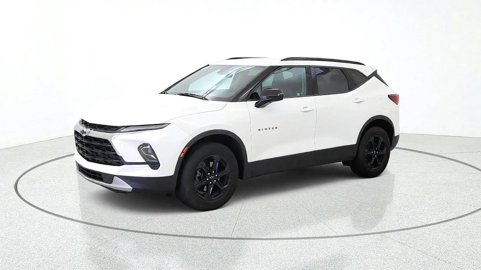 Used 2023 Chevrolet Blazer LT w/ Convenience Package FWD image 4