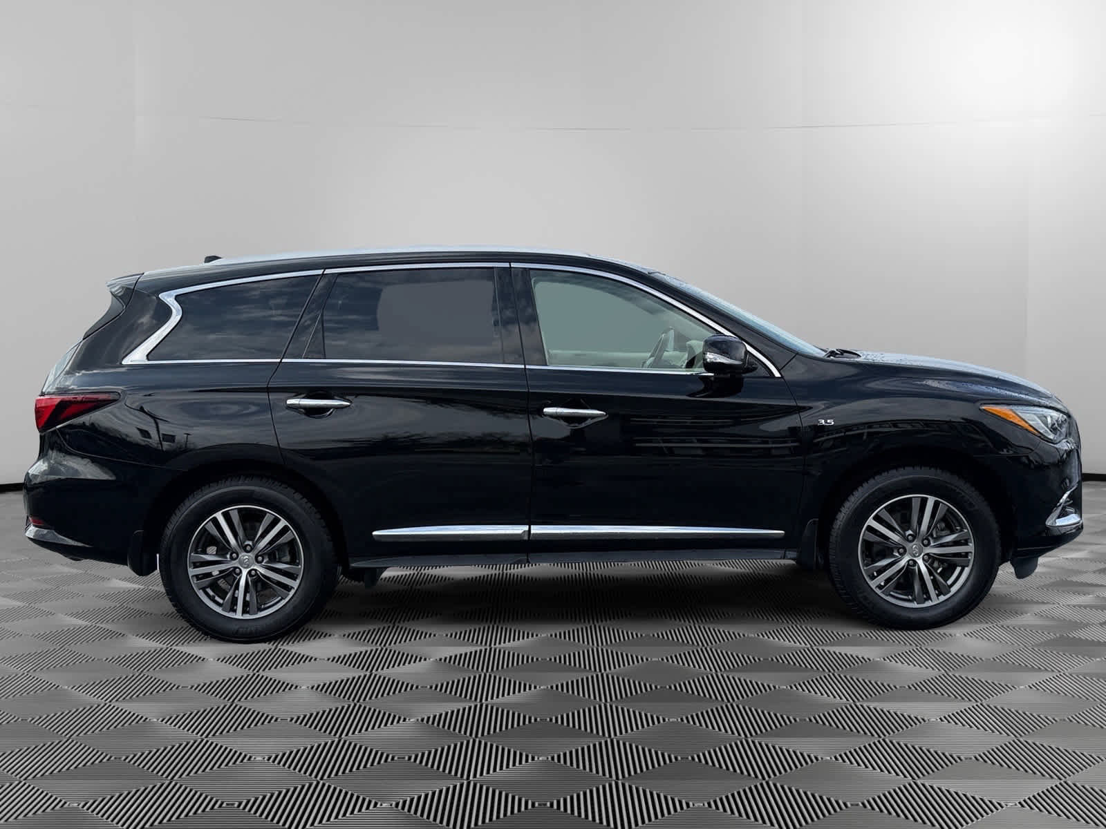 Used 2020 INFINITI QX60 Luxe w/ Essential Package image 6