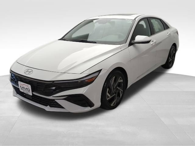 Used 2025 Hyundai Elantra SEL