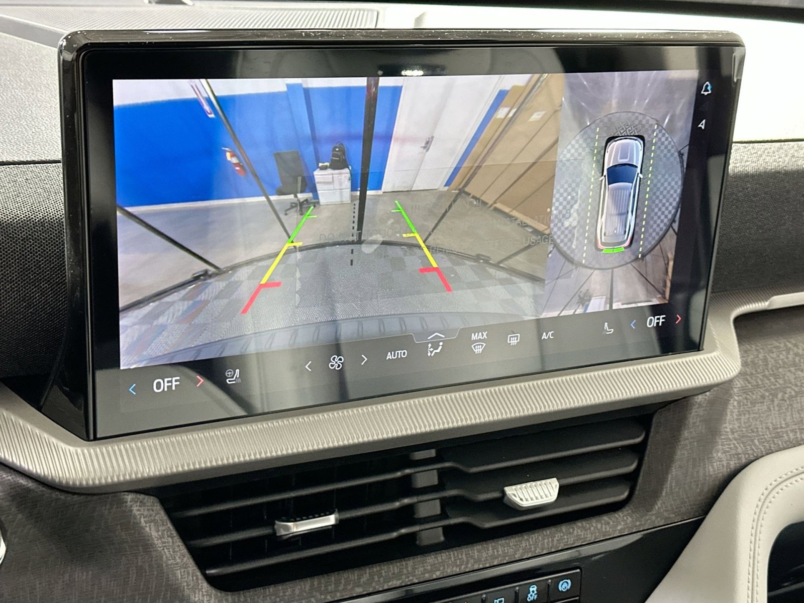 New 2026 Ford Explorer Platinum w/ LUX Leather Package image 23